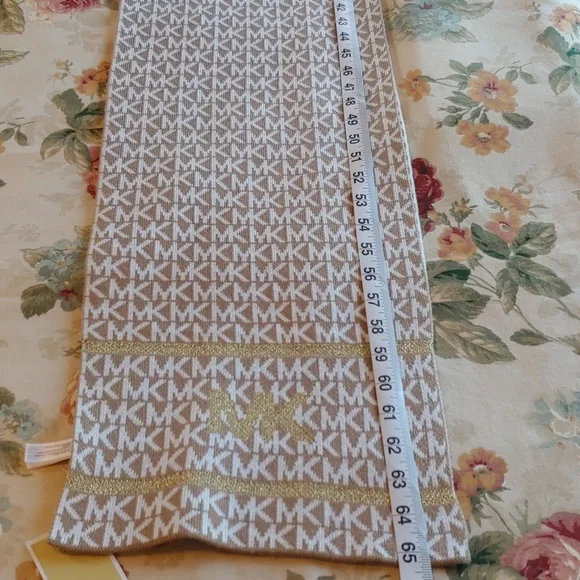 Michael Kors Signature Women's Knit Scarf in Tan & Cream Metallic Accents NWT - Picture 12 of 13